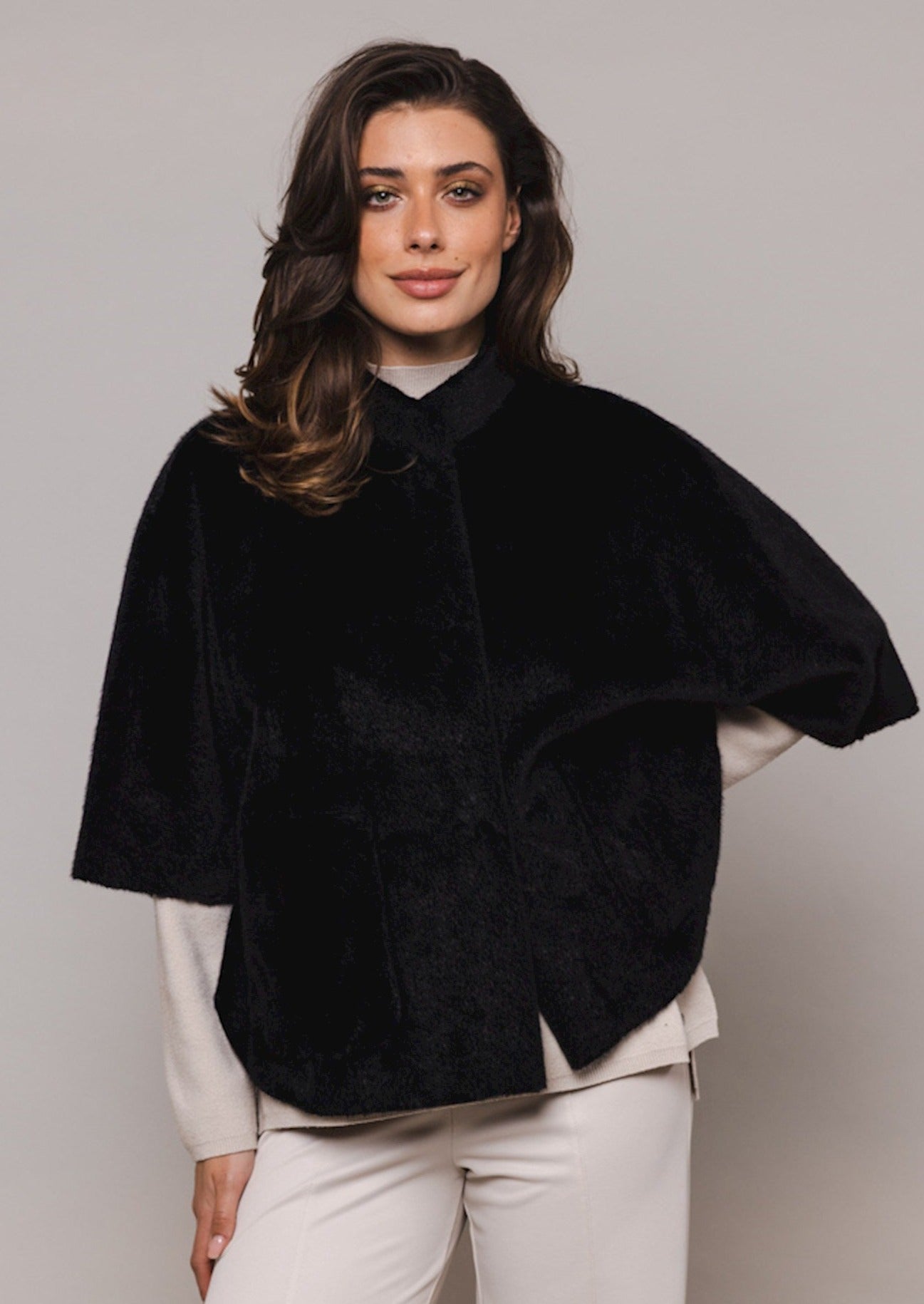 Fur hot sale cape black