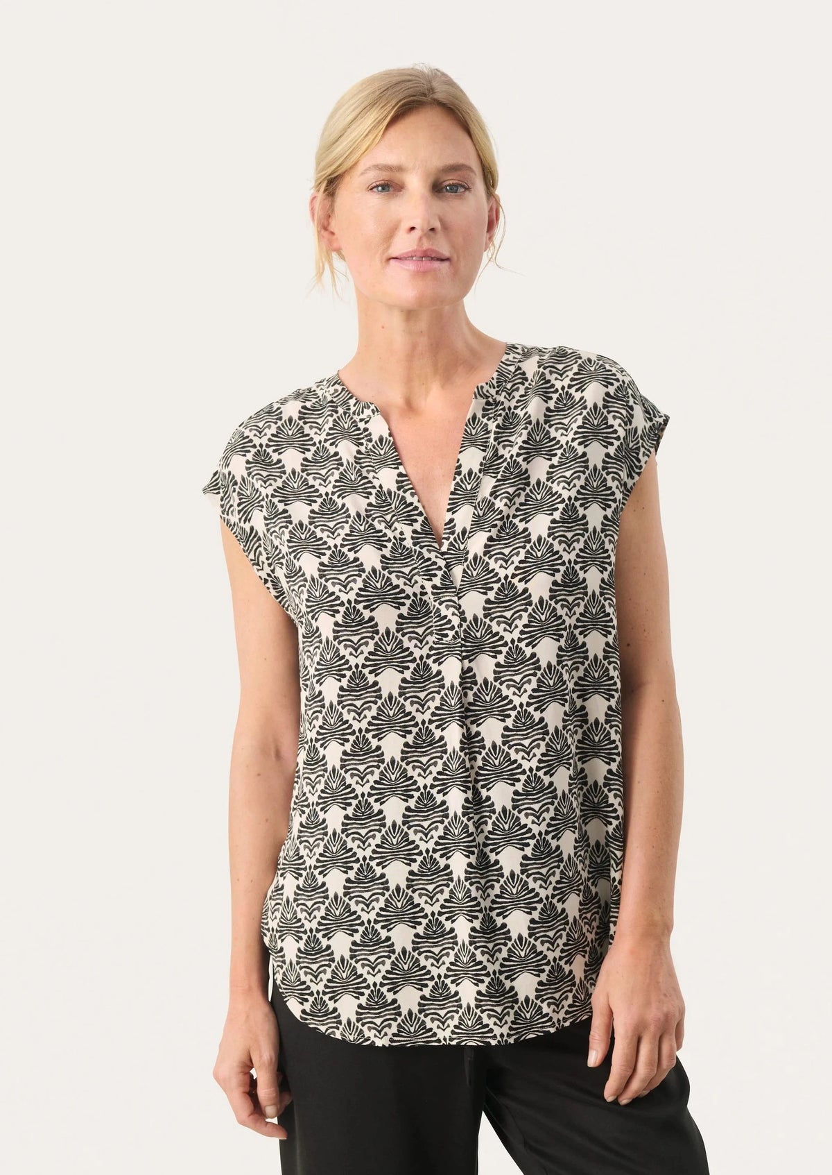 Part Two Bjarka Blouse - Black Graphic Print