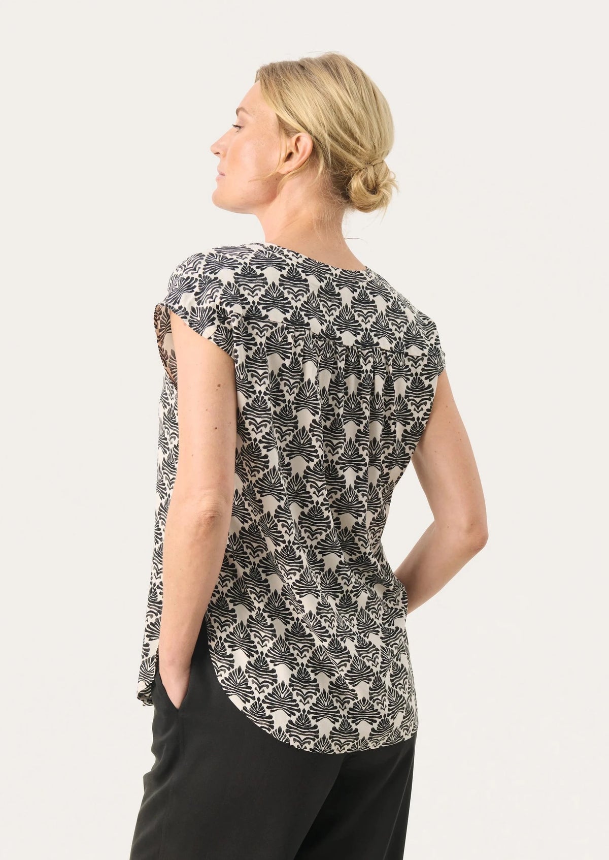 Part Two Bjarka Blouse - Black Graphic Print